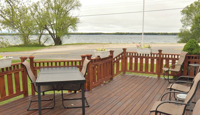 Bear Lake Garden House - 3 Bedroom house with Wi-Fi and Large Deck