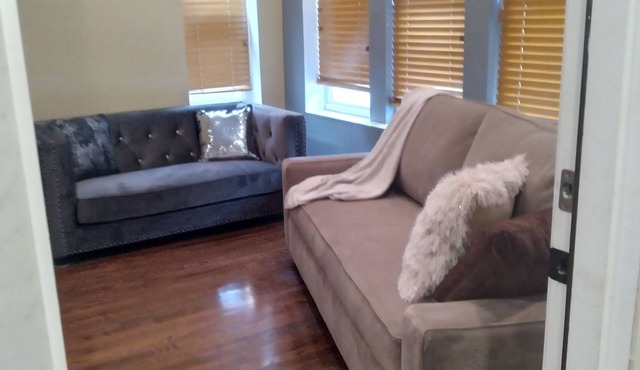 BEAUTIFUL 4/20 FRIENDLY 2 BR 2 BA DUPLEX -TWO FLOORS - IN SIZZLING SOUTH SHORE! in Chicago