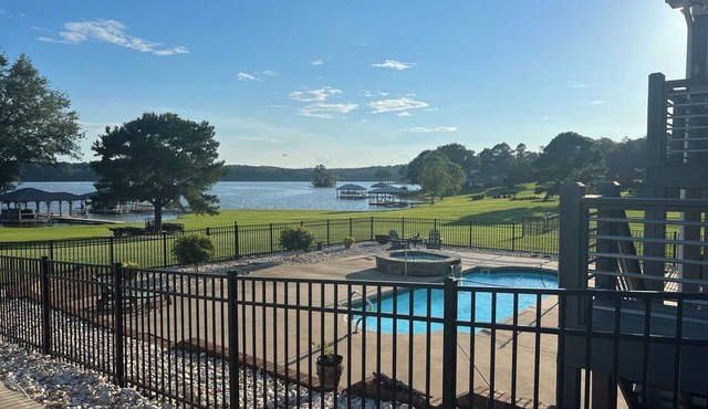 Beautiful 4-bedroom lake house on Lake Logan Martin