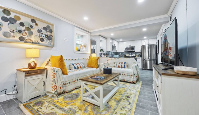 Beautiful Buckhead Unit + Direct MARTA to World Cup Stadium + King Bed