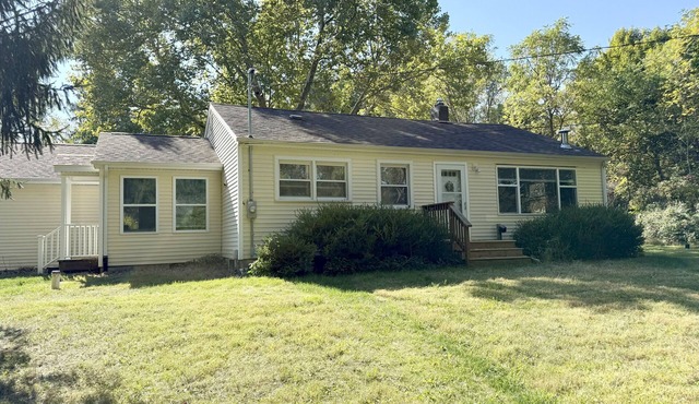 Beautiful, CLEAN Home Close to MSU and Downtown in a Safe Country Setting