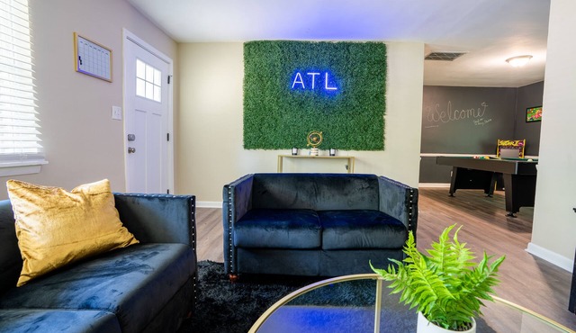 Beautiful Home in Decatur w/game room. 12 min from Downtown.18 min from Airport