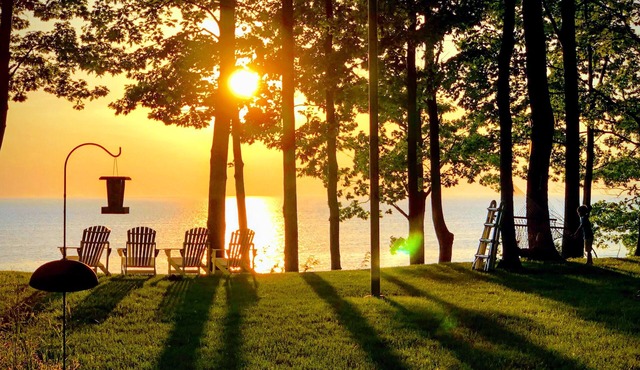 Beautiful Lake Michigan Home - Private Beach - Your 2026 Escape!