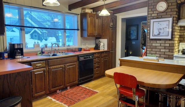 Beautiful mining home near snowmobile/ATV trail system and Ski trails