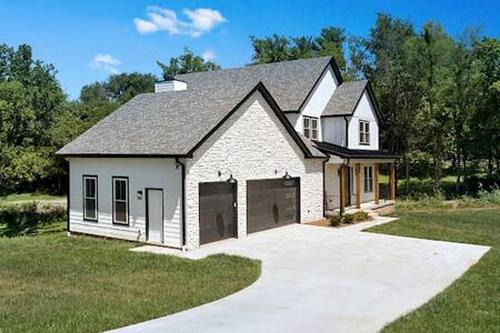 Beautiful Secluded Cottatge Nestled Amidst Trees in Mount Juliet, Tennessee in Mount Juliet
