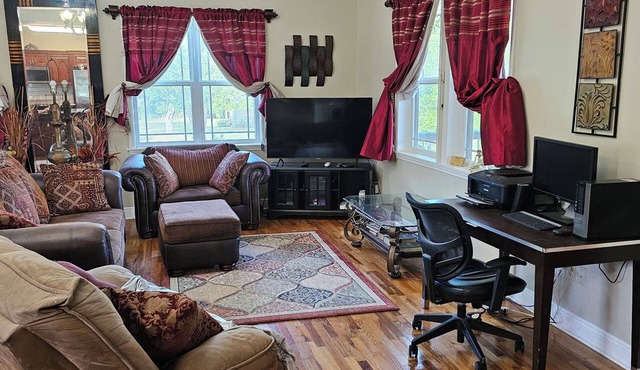 Beautyfull Executive home, under a block to beaches