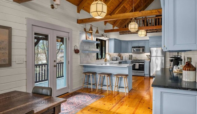 Best Lakeside Living at Big Bend Retreat!