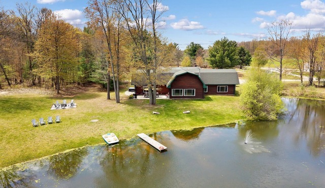 Big Rapids Lodge, Hot Tub, Pond, Game Room