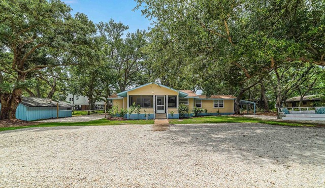 BILL FISH COTTAGE-LARGE GROUPS, FAMILY REUNION, BALL TEAMS- ALL WELCOME!!!!