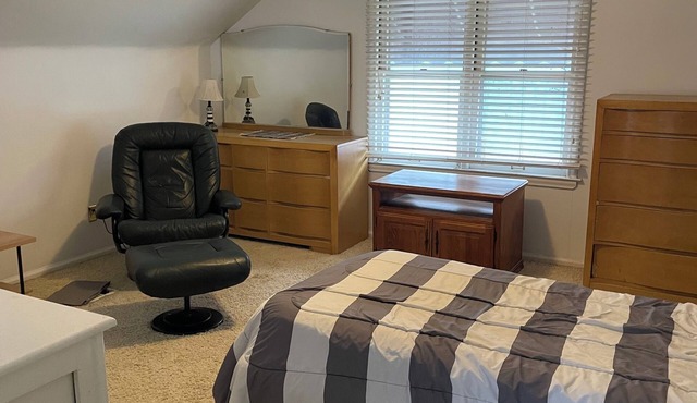 Birmingham, MI, Bungalow to share with a large private, upstairs bedroom.