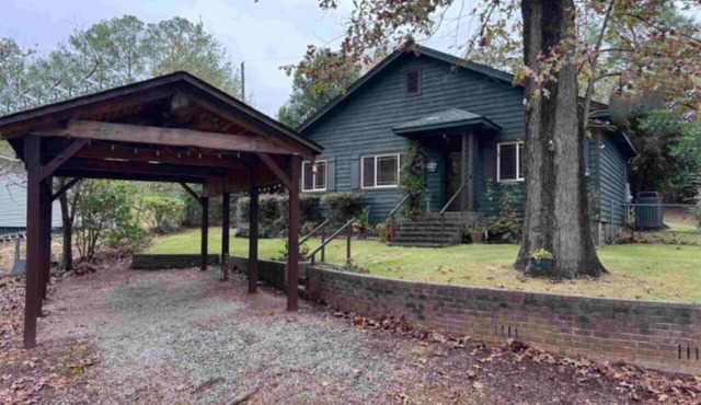 Blue Creek Hideaway- 2BR Cabin located on Lake Mitchell, AL