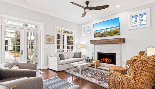 Blue Pearl Beach House - Walk to Beach, Pools & More!