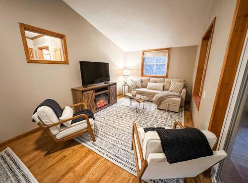Blue Ribbon Cabin