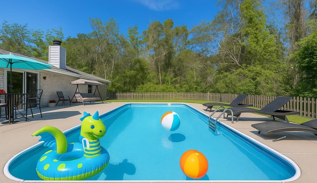 Bluewater Bliss Private Pool & Backyard BBQ