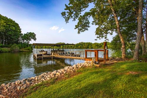 Bring Your Boat! Waterfront Stay on Tims Ford Lake