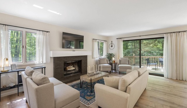 Careyover Guest House-Private setting, near Tunnel of Trees, close to everything