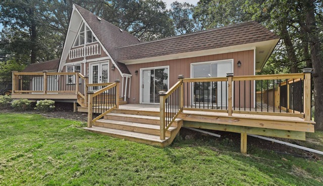 Cedar Lake A-Frame near Lighthouse and Public Beach