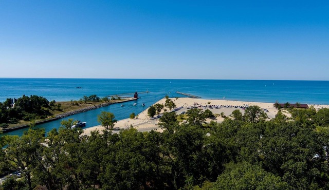 Chapel Point | 5 BR | Near Lake Michigan