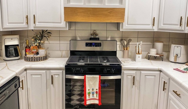 Charming 1-bedroom apartment with AC in cozy Arab