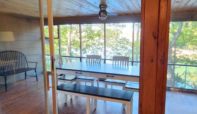 Charming 3-bedroom house on Norris Lake in Andersonville with dock!