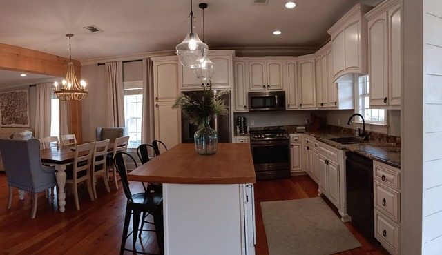 Charming 3-bedroom house just 15 Miles from Ole Miss.