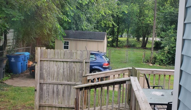 Charming 4-bedroom house with WiFi and AC in Battle Creek, Near Casino