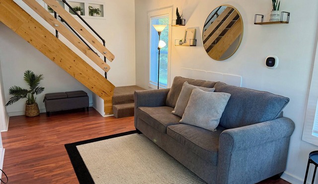 Charming and Cozy Lansing Loft Home