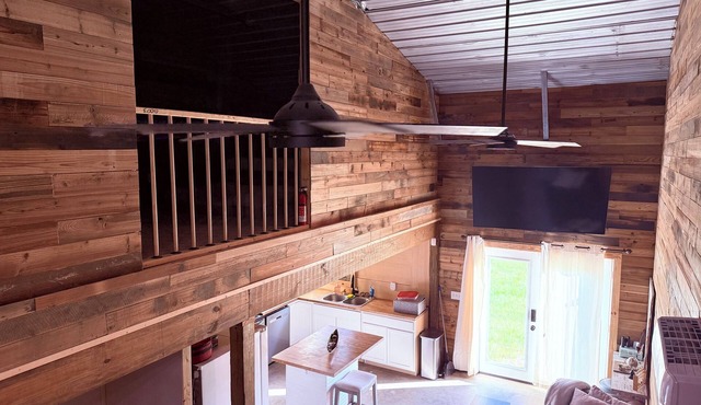 Charming and quiet 1-bedroom loft barndominium on 12 acres with RV hookups