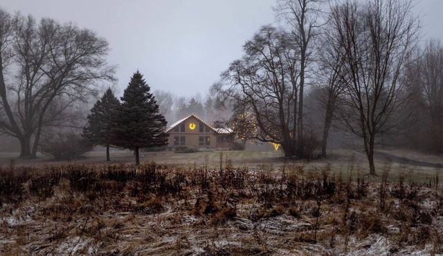 Charming and Quiet House in Battle Creek on Private 7 acres!
