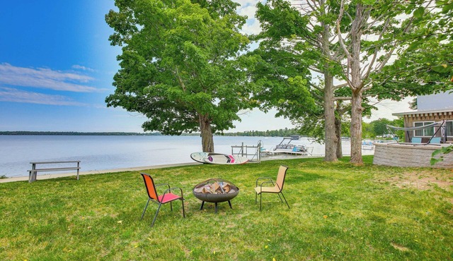 Charming Bear Lake Cottage w/Dock & Paddleboards!