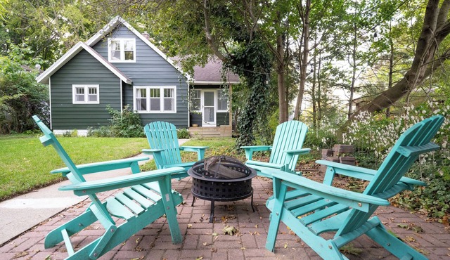 Charming Home in Holland Near Lake Macataw
