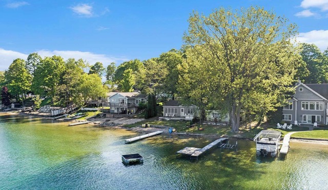 Charming Lakefront Cottage Retreat | Vintage Decor