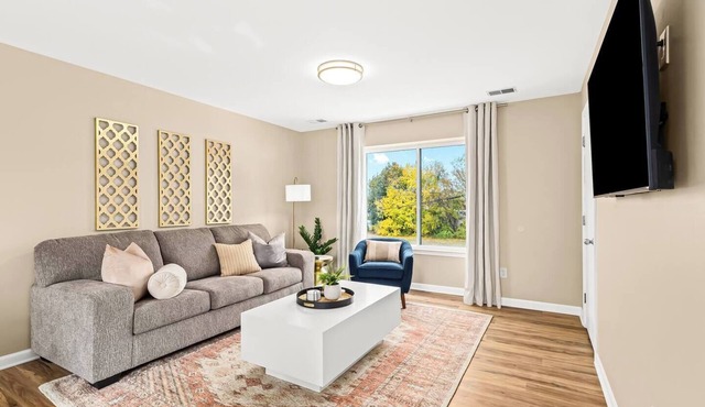 Charming New Unit in the Heart of Roseville