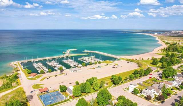 Charming Rogers City Apartment, Walk to Lake Huron