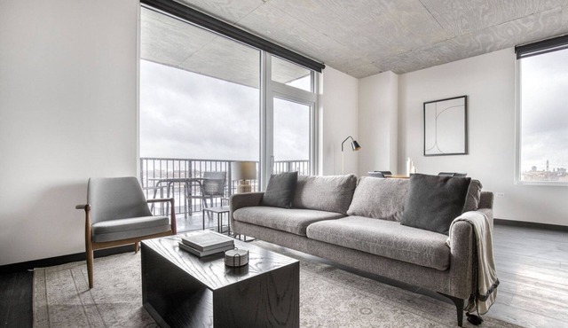 Charming West Loop 2BR w/Gym & Rooftop, nr Union Park, by Blueground in Chicago