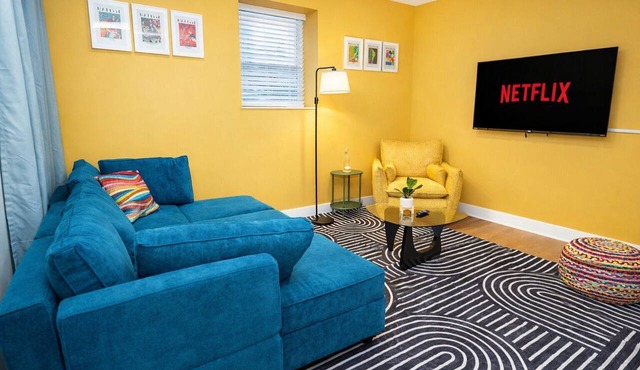 Chic 3BR Chicago Apt Near Loyola Uni & Lakefront in Chicago