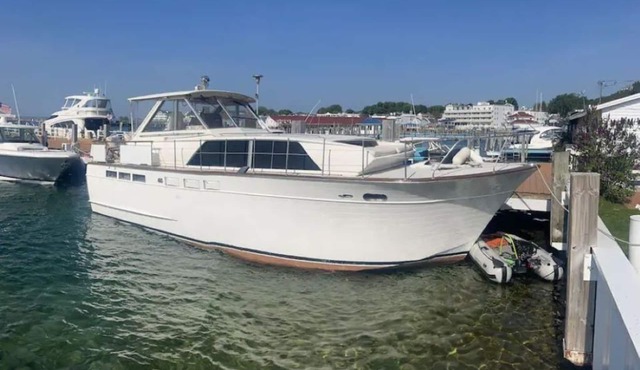 Chicago to Mack Race: Moored of Mackinac