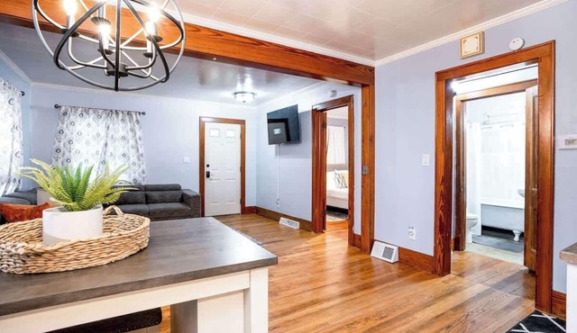 City Slicker | 2BR 1 BA Home I Fire Pit