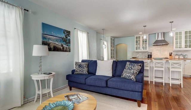 Classy condominium with patio and balcony - near the lake!