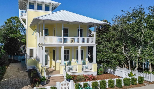 Coastal Bliss at Mellow Yellow - Steps from the Beach, Golf Cart 🛺 + Beach Servi
