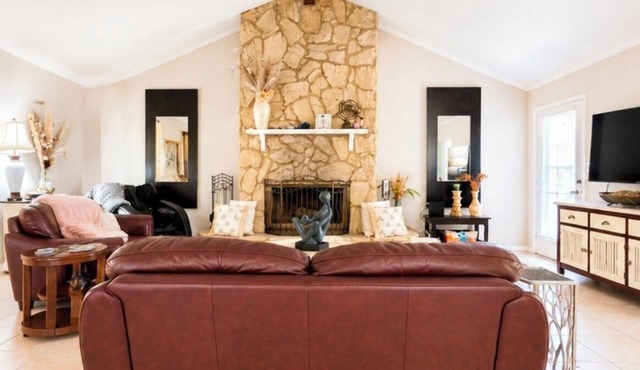 Coastal Retreat Daphne Near Fairhope Hot Tub Massage Chair Gulf Beaches