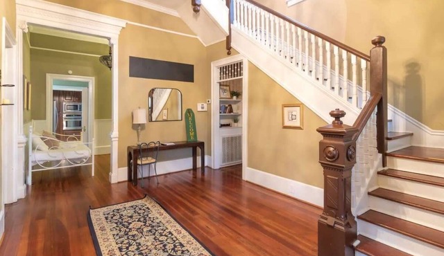 Columbus's Luxurious Mansion! Stay at Goldfinch