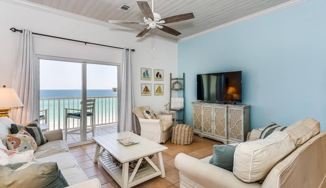 Come stay at guest favorite-Salty Kisses on the Beach!
