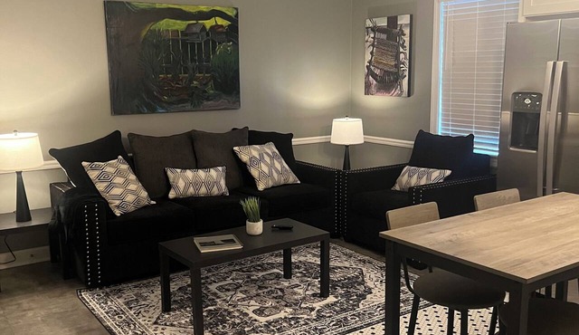 Comfort and Style, Modern Corporate Apartment in Pascagoula
