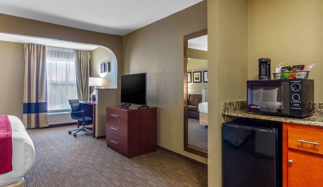 Comfort Inn & Suites LaGrange East