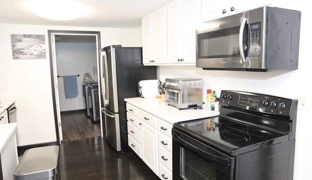 Comfortable Hillsdale Retreat