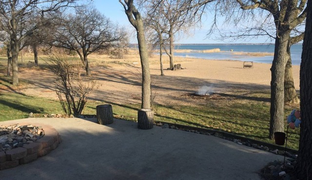 Contactless Check In - Sand Point Private Lake/Beachfront Cottage