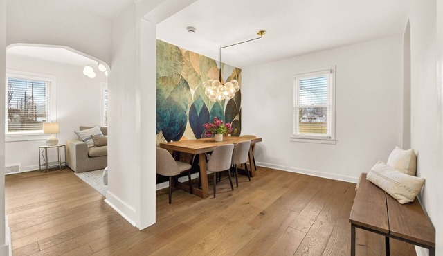 Contemporary Cottage West 3BD Detroit DTW A2