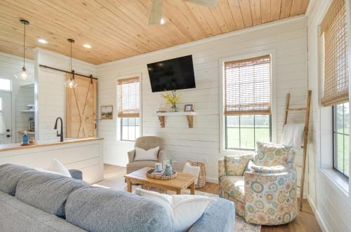 Contrell Cottage On Farm w/Peaceful Views