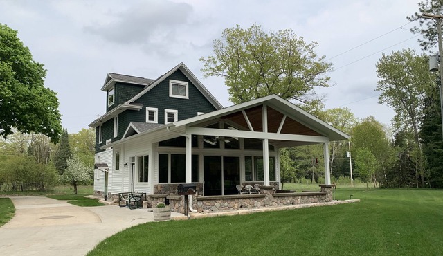 Cooke Key near Cooke Dam in Oscoda family home you will just love!